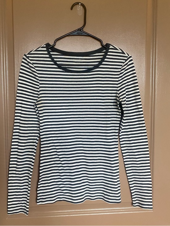 Tops - Striped Long-Sleeve Crewneck Top - Black & White